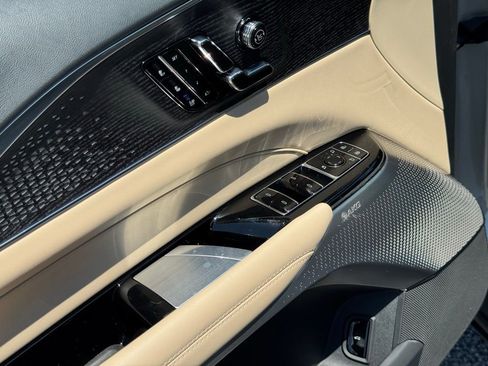 New 2025 Cadillac Lyriq Luxury image 18