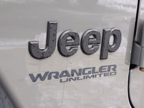 Used 2020 Jeep Wrangler Unlimited Willys image 12