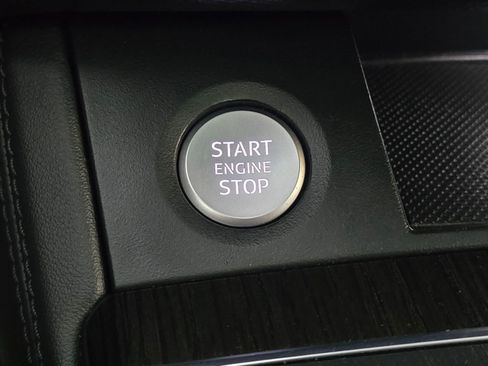 Used 2020 Audi Q5 e Prestige w/ Prestige Package image 41