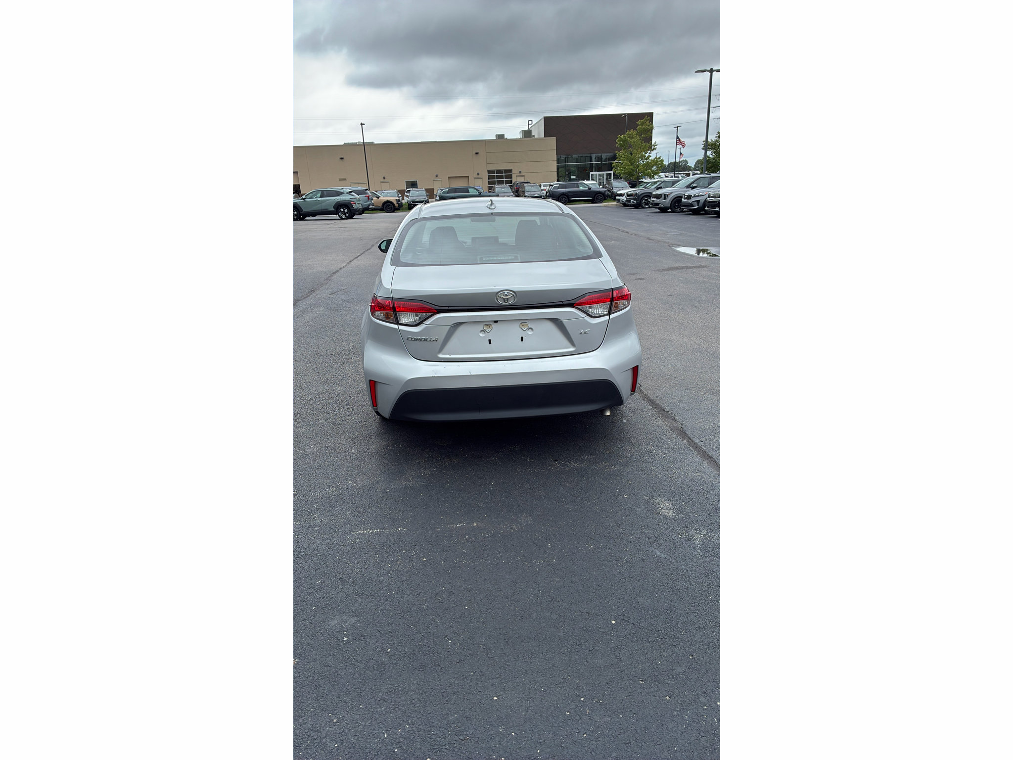 Used 2025 Toyota Corolla LE FWD image 6