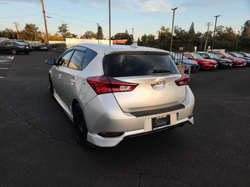 Used 2016 Scion iM image 3