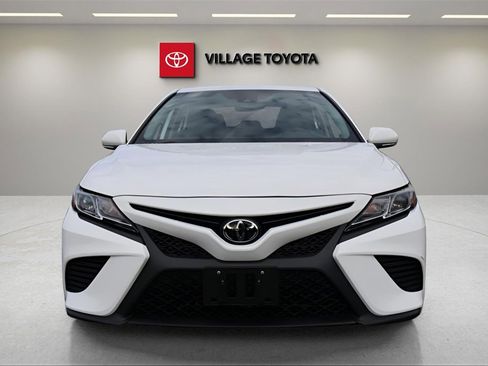 Certified 2020 Toyota Camry SE image 8