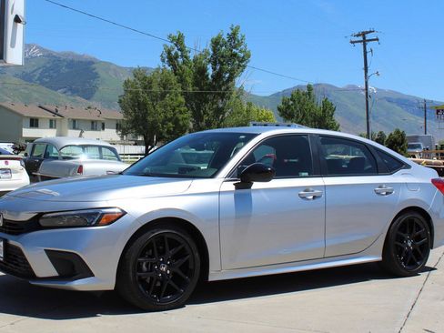 Used 2024 Honda Civic Sport image 29