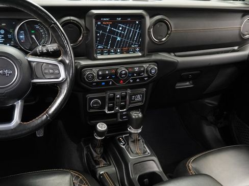 Used 2022 Jeep Wrangler Unlimited Sahara AWD/4WD image 25