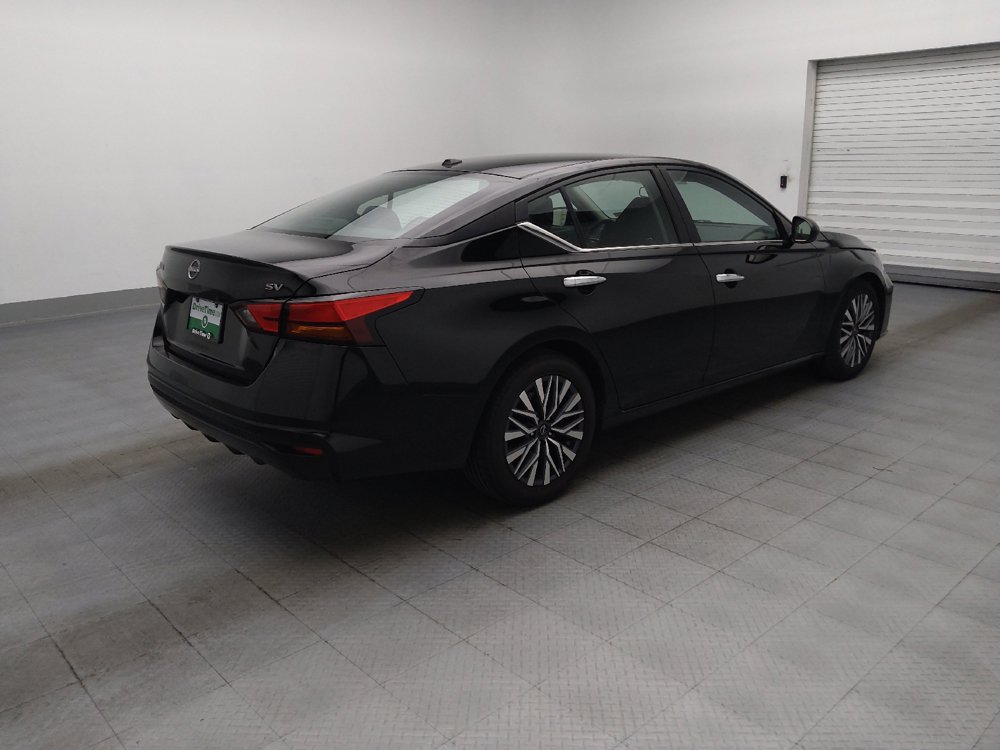 Used 2024 Nissan Altima 2.5 SV FWD image 10