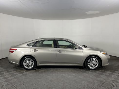 Used 2013 Toyota Avalon Limited image 5