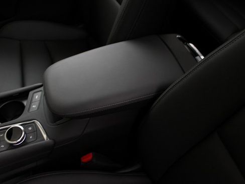 New 2025 Cadillac XT6 Luxury image 30