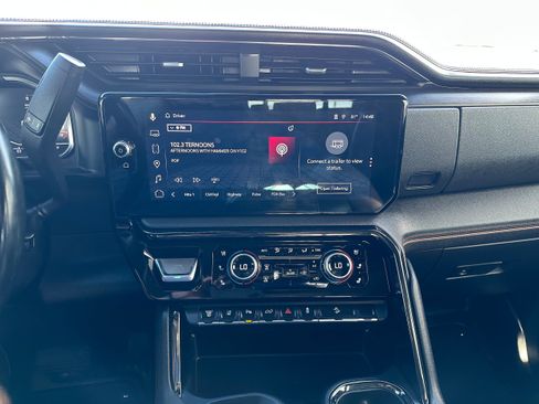 Used 2024 GMC Sierra 2500 AT4 w/ AT4 Premium Plus Package image 14