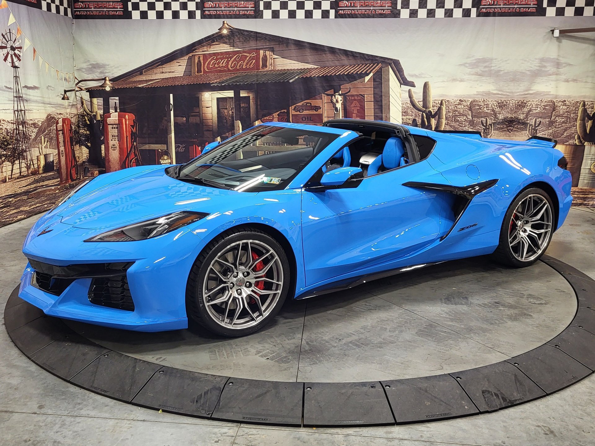 Used 2023 Chevrolet Corvette Z06 w/ Engine Appearance Package RWD image 6