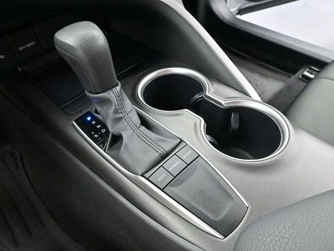 Used 2024 Toyota Camry LE FWD image 25