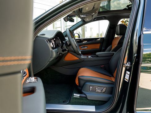 New 2026 Bentley Bentayga AWD/4WD image 27