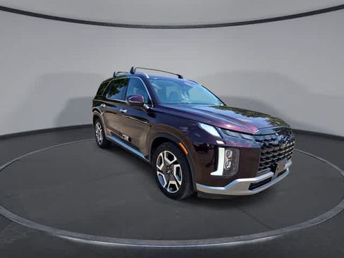 Used 2023 Hyundai Palisade SEL FWD image 2