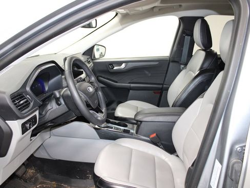 Used 2023 Ford Escape Platinum AWD/4WD image 18