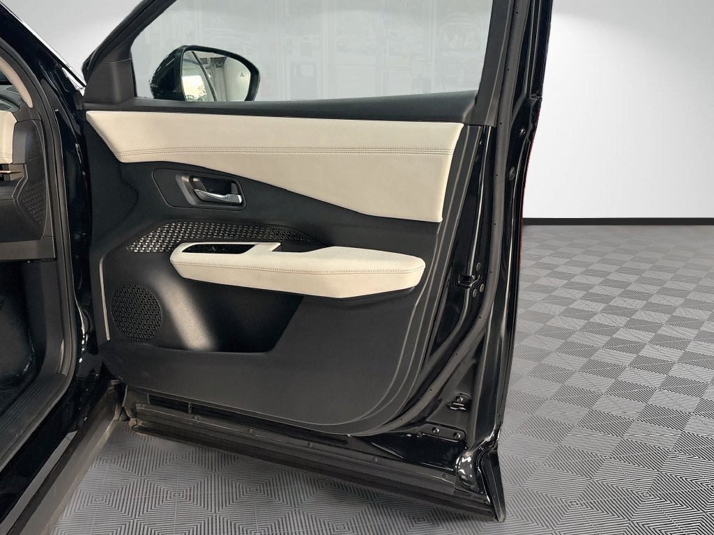 Used 2023 Nissan Ariya FWD image 28