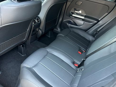 New 2025 Mercedes-Benz GLA 250 image 10