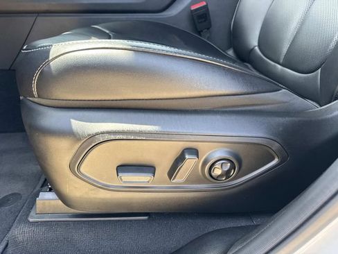 Used 2025 Jeep Grand Cherokee L Limited w/ Luxury Tech Group II RWD image 23