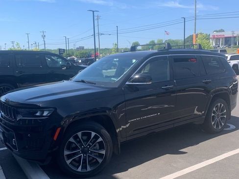 Used 2021 Jeep Grand Cherokee L Overland w/ Luxury Tech Group IV image 11