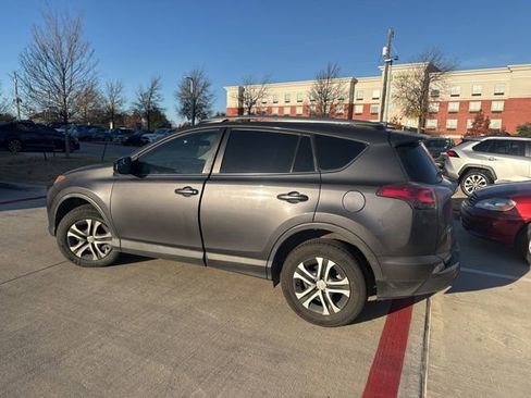 Used 2017 Toyota RAV4 LE image 5