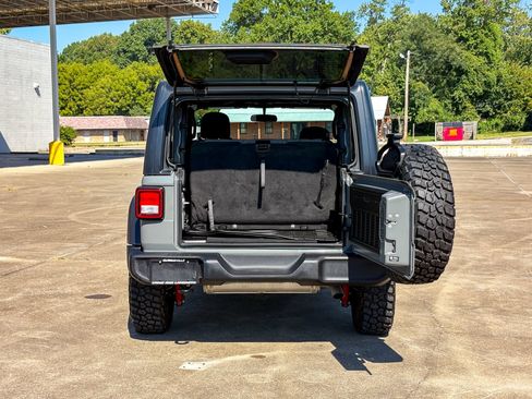 Used 2022 Jeep Wrangler Sport AWD/4WD image 33