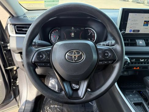 Used 2025 Toyota RAV4 XLE FWD image 16