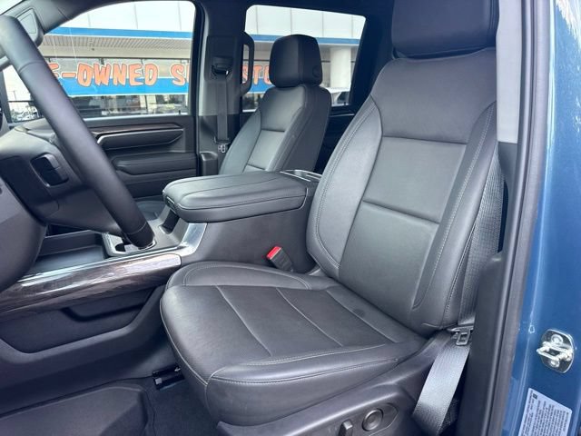 Used 2025 Chevrolet Silverado 2500 LTZ w/ LTZ Convenience Package AWD/4WD image 21