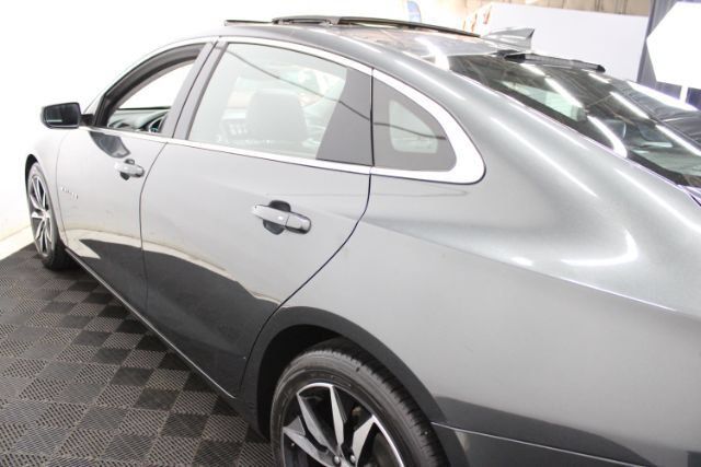 Used 2017 Chevrolet Malibu LT w/ Leather Package FWD image 9