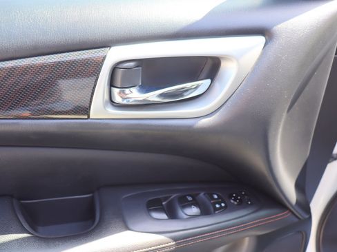 Used 2020 Nissan Pathfinder SV w/ Rock Creek Edition FWD image 31