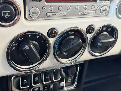 Used 2014 Toyota FJ Cruiser 4WD w/ Upgrade Package image 20