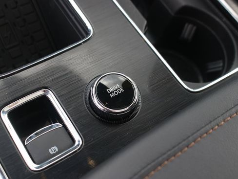 Used 2025 Lincoln Aviator Reserve w/ Equipment Group 201A AWD/4WD image 24