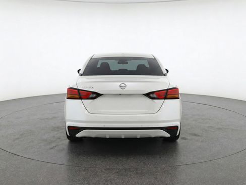 Used 2025 Nissan Altima 2.5 SV FWD image 7