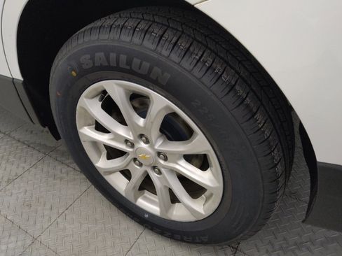 Used 2019 Chevrolet Equinox LS AWD/4WD image 31
