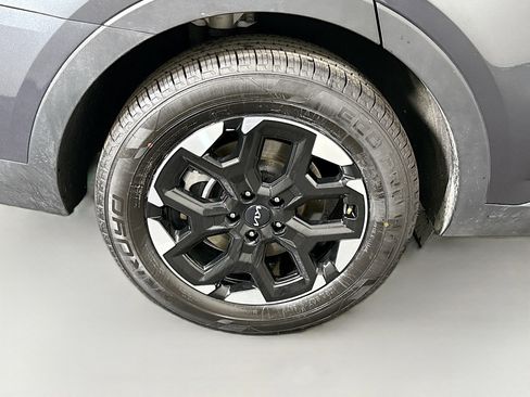 Used 2024 Kia Sorento S image 33