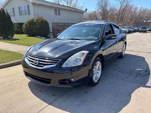 Used 2010 Nissan Altima 3.5 SR w/ Premium Pkg image 7