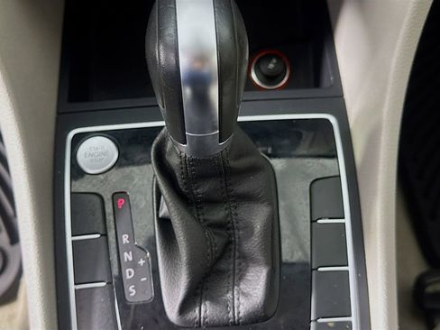 Used 2015 Volkswagen Passat 1.8T Limited Edition image 21