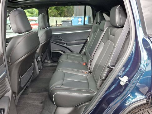 Used 2025 Jeep Wagoneer S Limited image 10