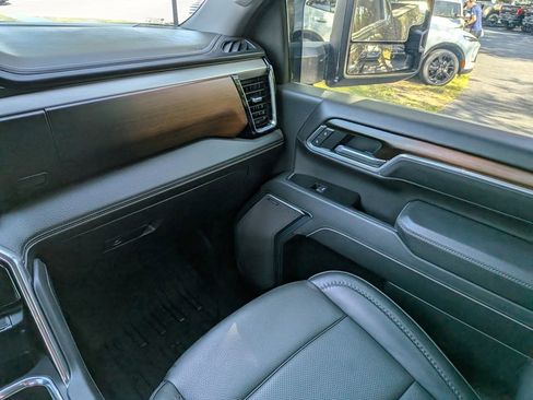 Used 2025 GMC Sierra 2500 Denali w/ Denali Reserve Package image 17