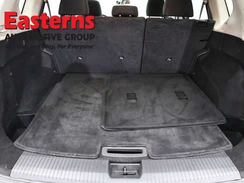 Used 2023 Nissan Rogue S AWD/4WD image 9