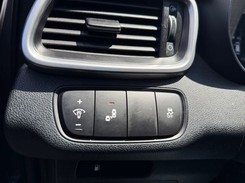 Used 2019 Kia Sorento AWD w/ LX Convenience Package image 24