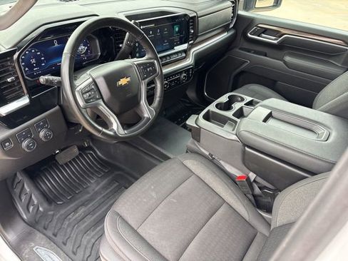 Used 2025 Chevrolet Silverado 2500 LT w/ Convenience Package AWD/4WD image 13