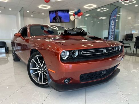 Used 2021 Dodge Challenger R/T w/ Plus Package image 3
