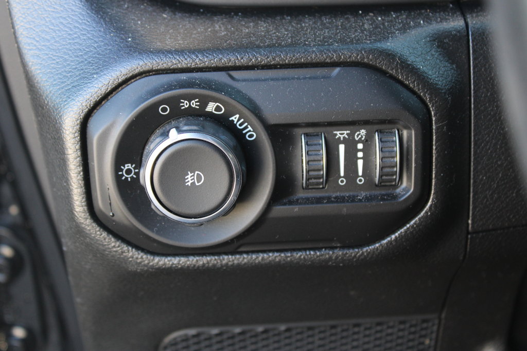 Used 2022 Jeep Wrangler Sport AWD/4WD image 24