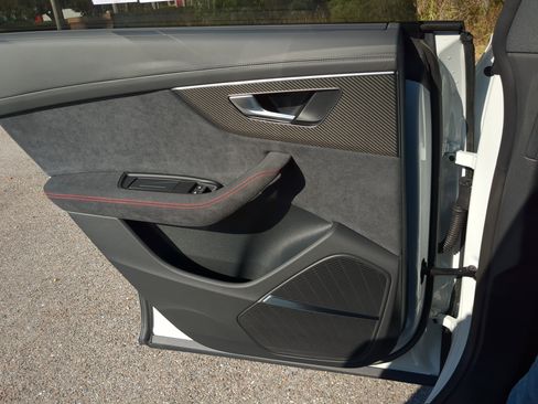 New 2026 Audi RS Q8 performance image 17