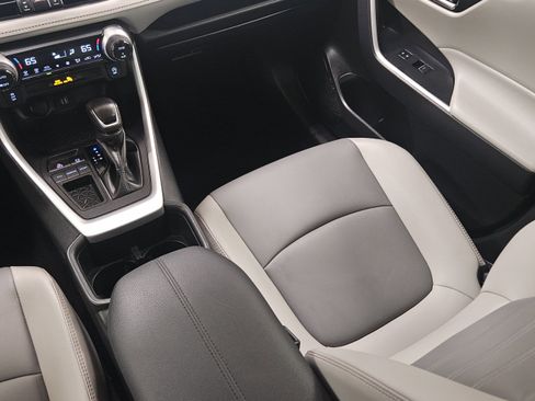 Used 2024 Toyota RAV4 XLE Premium image 16