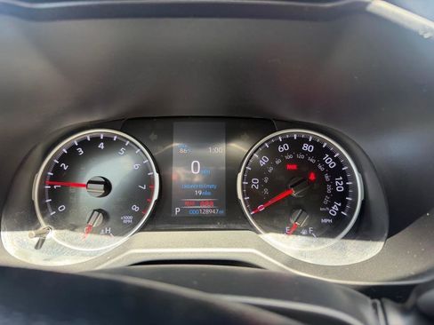 Used 2021 Toyota RAV4 LE w/ Carpet Mat Package (TMS) image 31