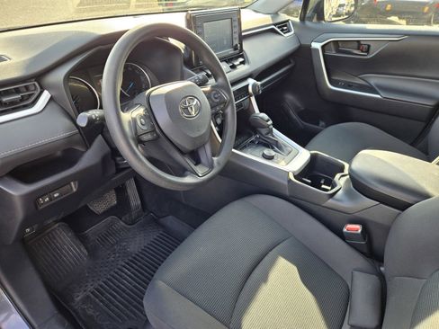 Used 2022 Toyota RAV4 LE image 11