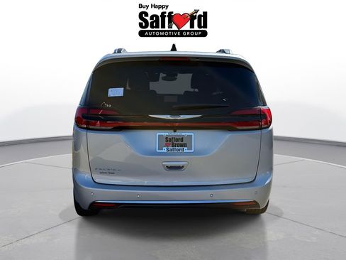 New 2026 Chrysler Pacifica Pinnacle FWD image 8