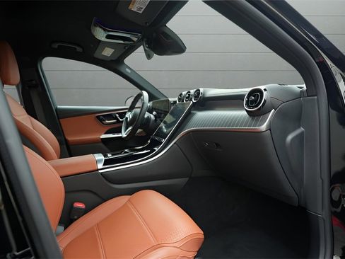 Used 2023 Mercedes-Benz GLC 300 4MATIC w/ Exclusive Trim Package image 37