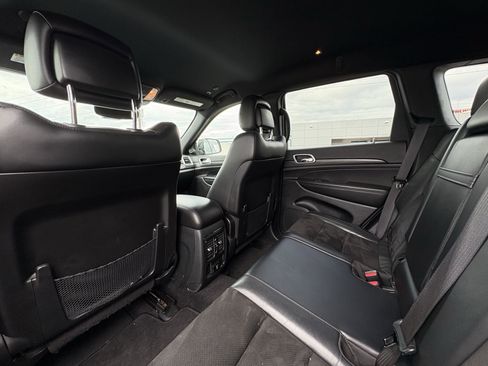 Used 2022 Jeep Grand Cherokee Laredo X AWD/4WD image 6