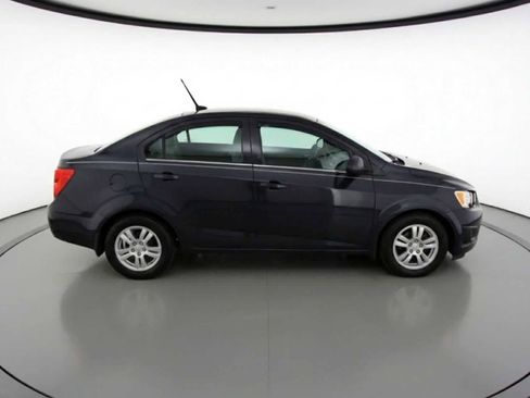 Used 2013 Chevrolet Sonic LT image 9