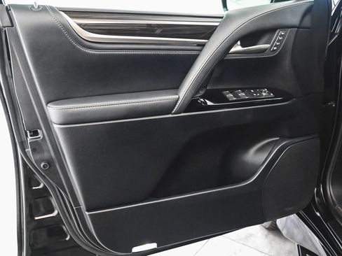 Used 2021 Lexus LX 570 4WD w/ Sport Package image 8